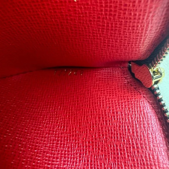 Louis Vuitton Christmas 2020 Vivienne Monogram Round Coin Purse - Full Set - Picture 7 of 9